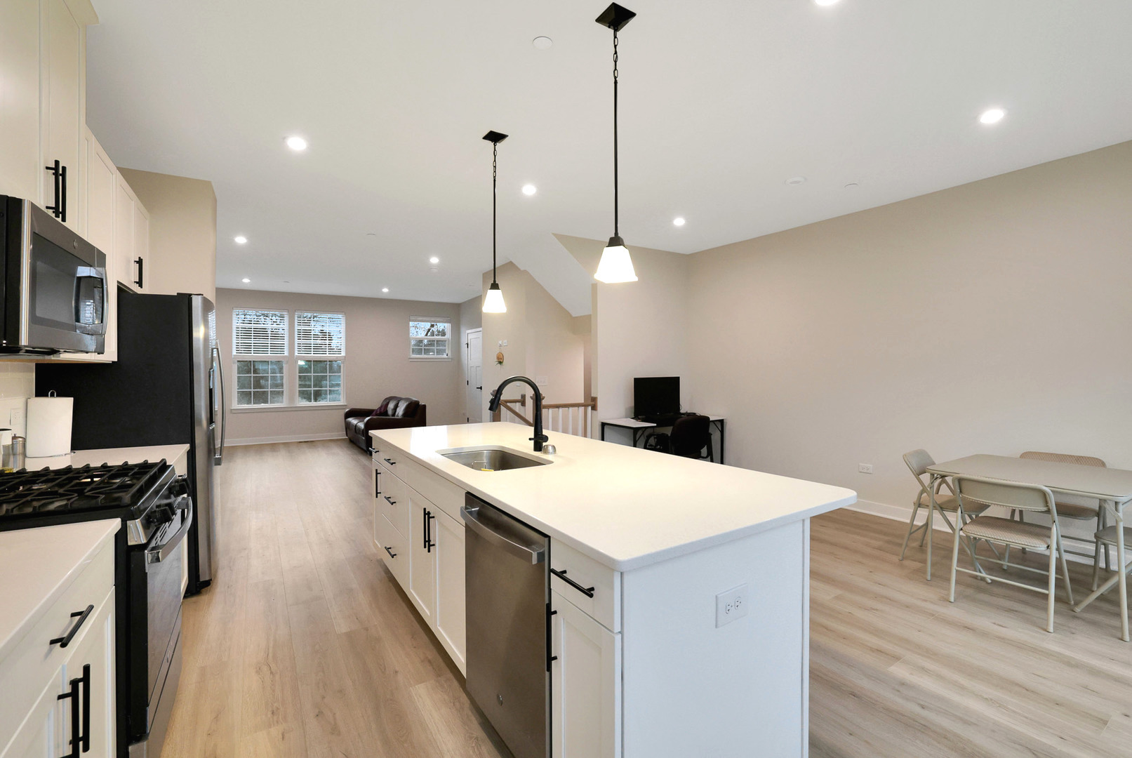 155 Canterbury Way, Lake Zurich, IL 60047