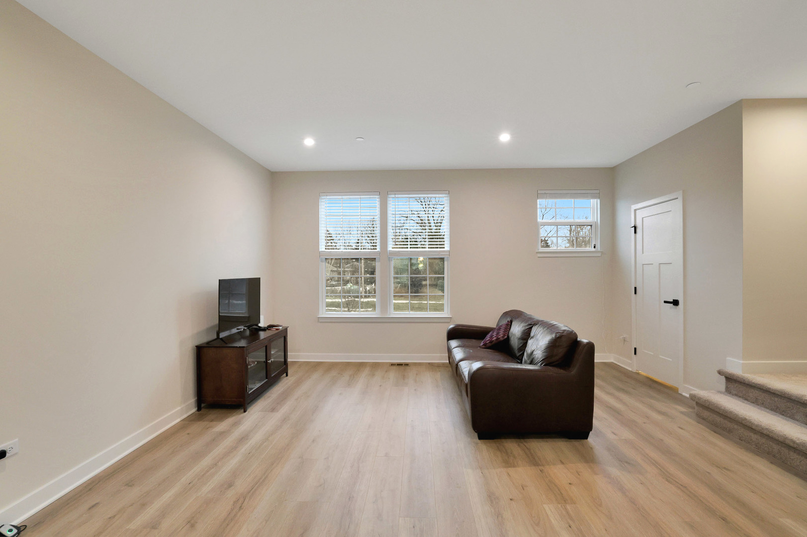 155 Canterbury Way, Lake Zurich, IL 60047