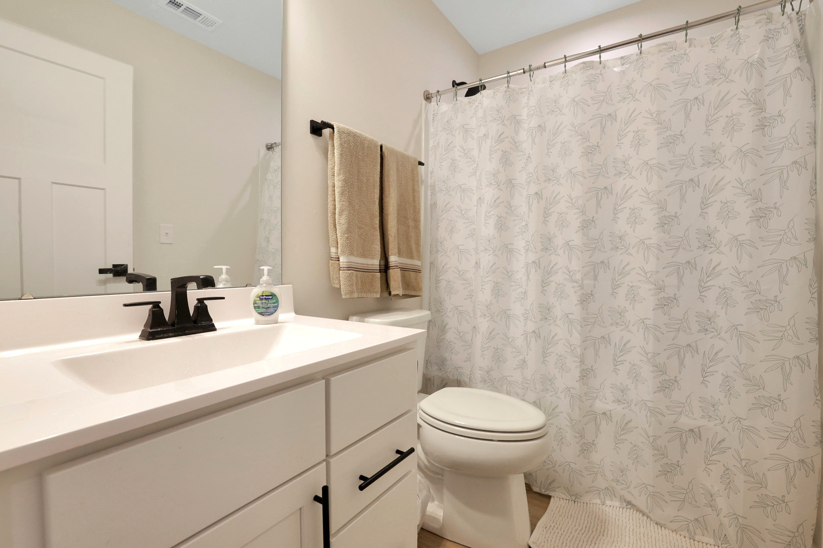 155 Canterbury Way, Lake Zurich, IL 60047