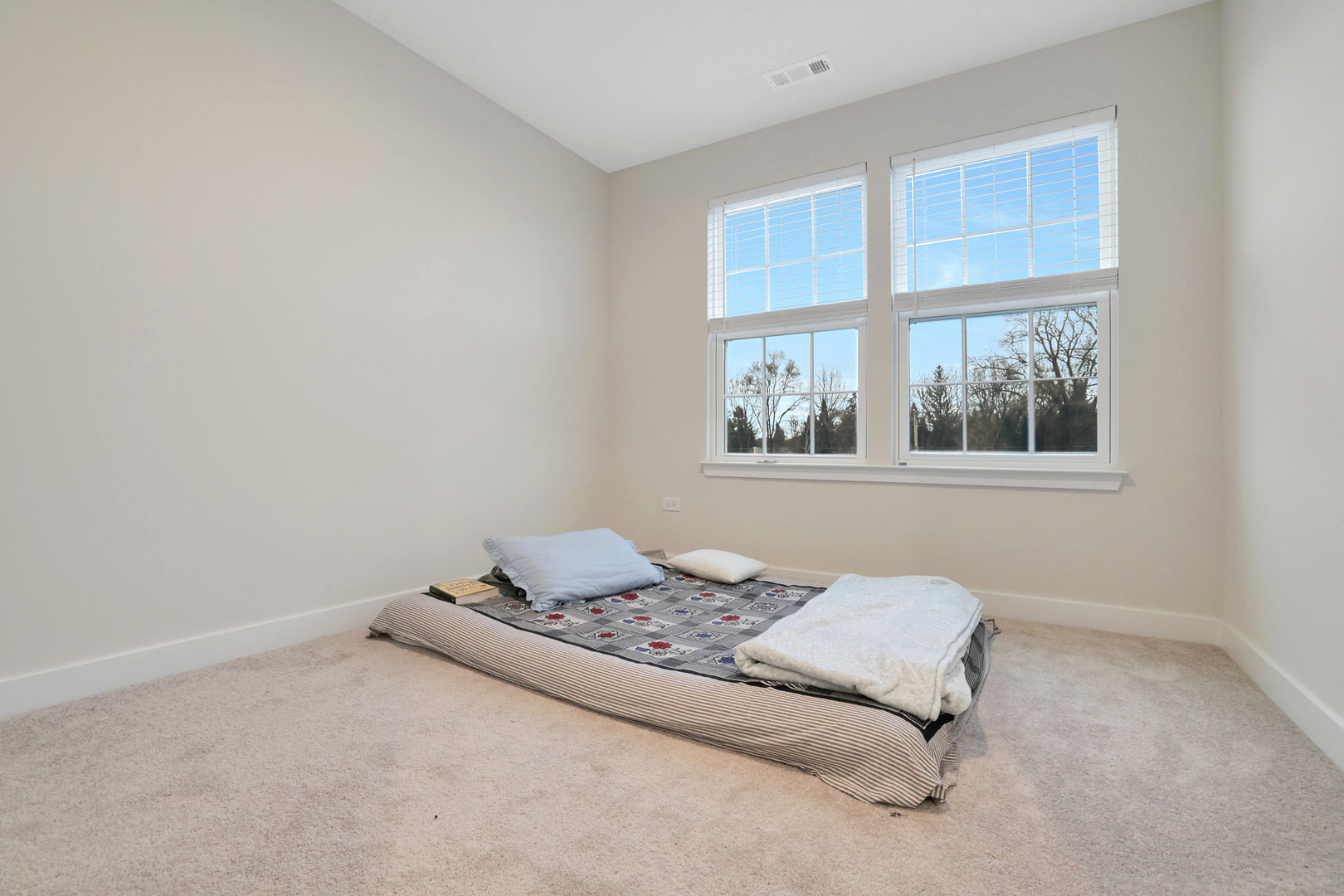 155 Canterbury Way, Lake Zurich, IL 60047