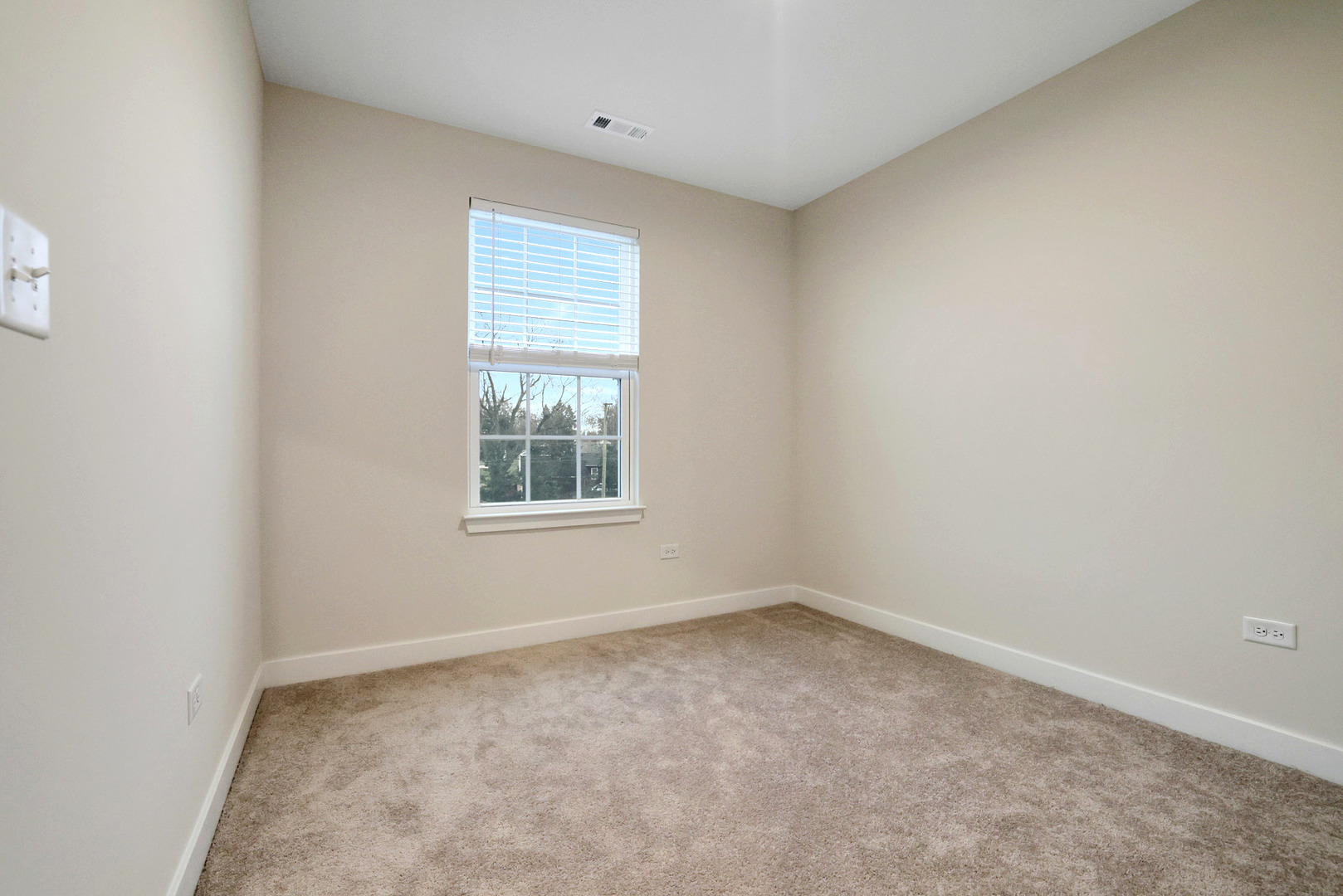 155 Canterbury Way, Lake Zurich, IL 60047