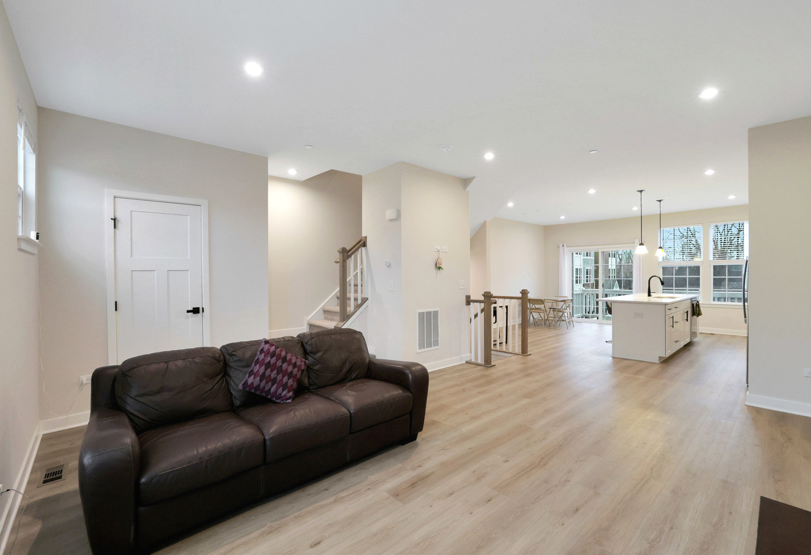 155 Canterbury Way, Lake Zurich, IL 60047