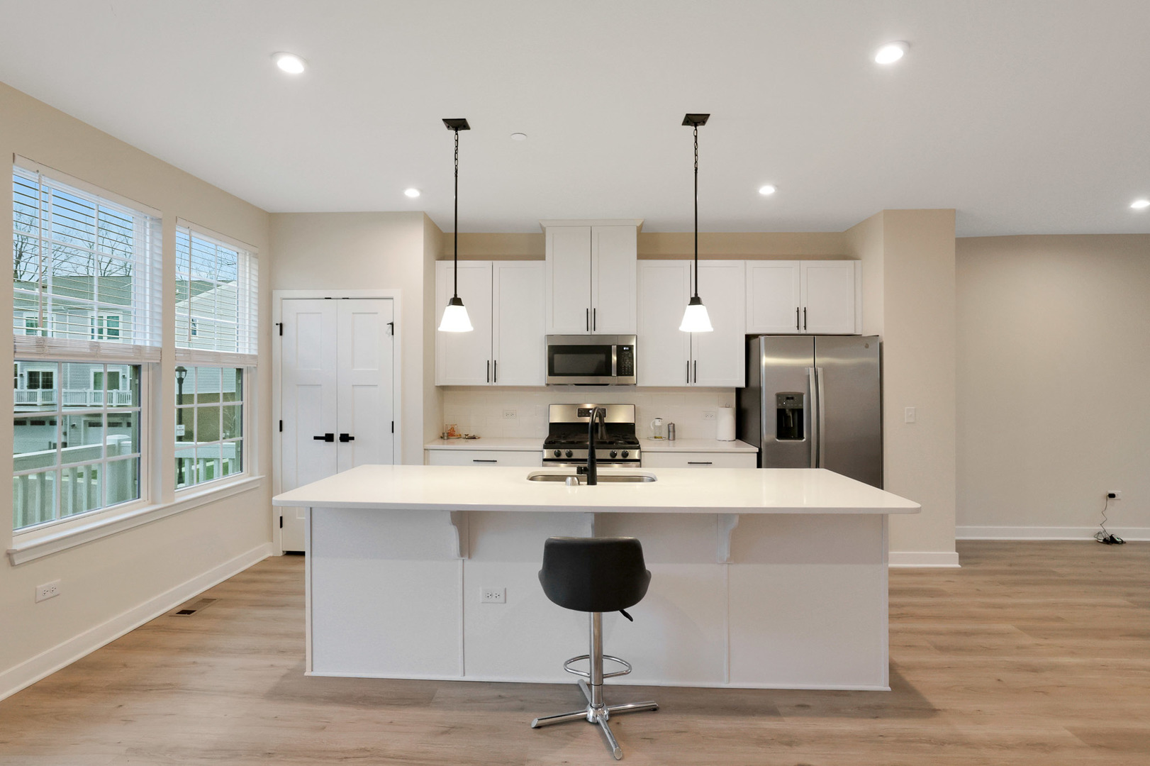 155 Canterbury Way, Lake Zurich, IL 60047