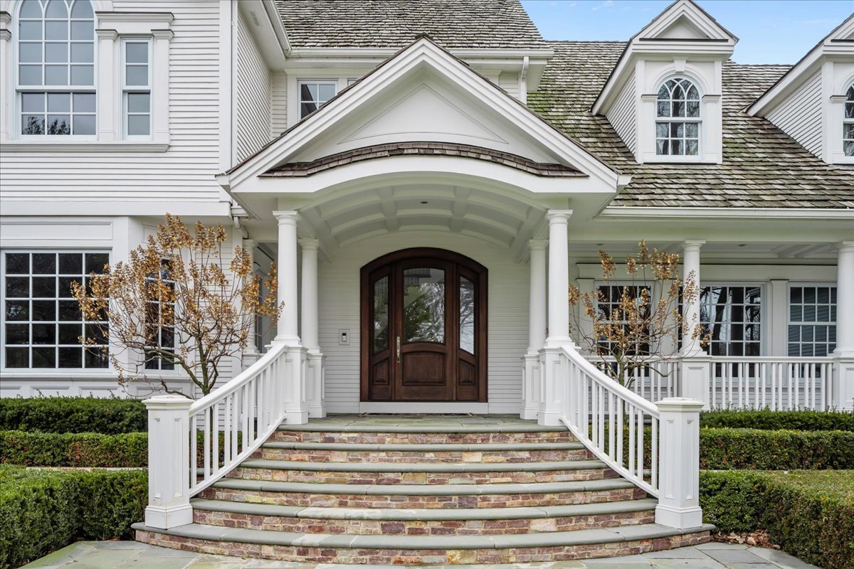 2220 Churchill Circle, Libertyville, IL 60048