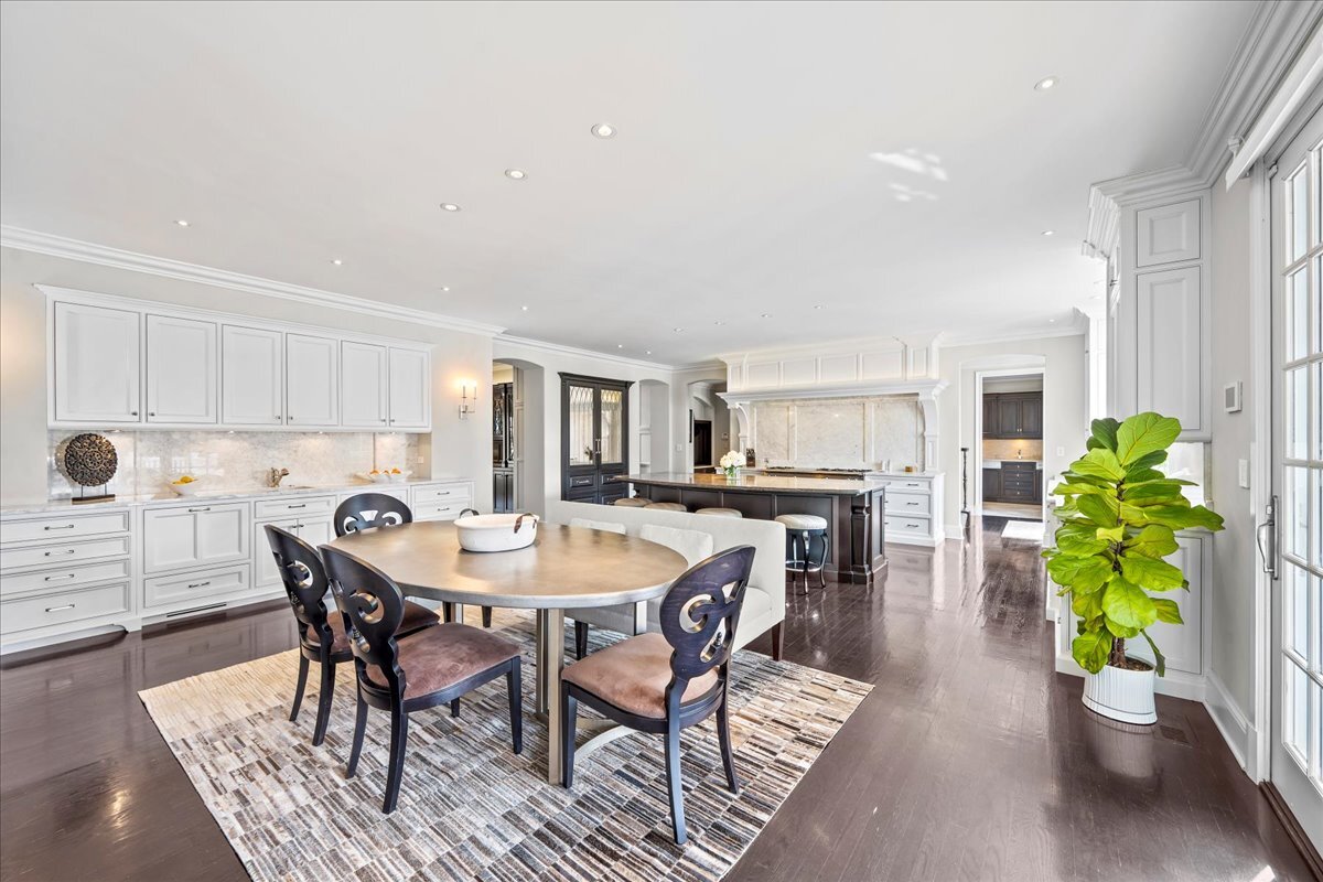 2220 Churchill Circle, Libertyville, IL 60048
