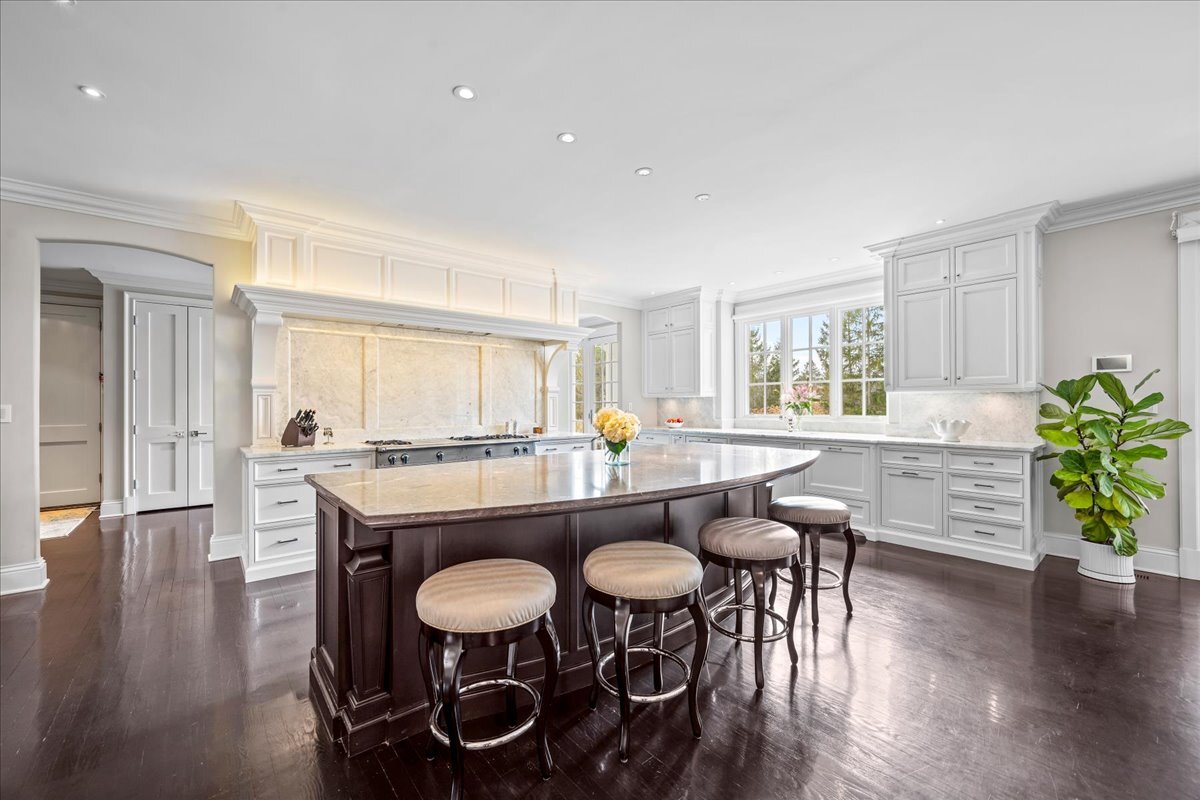 2220 Churchill Circle, Libertyville, IL 60048