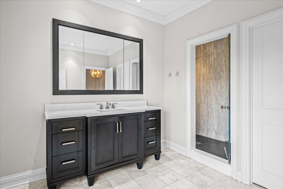 2220 Churchill Circle, Libertyville, IL 60048