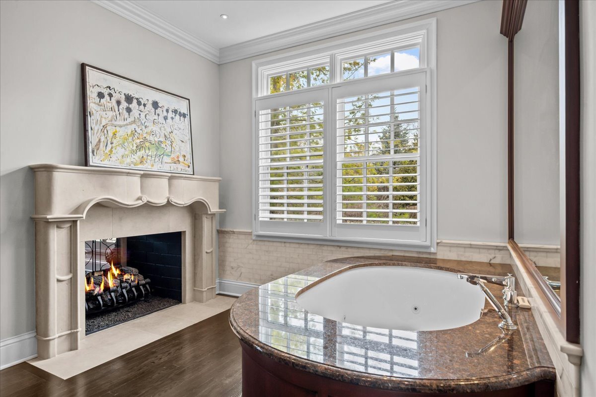 2220 Churchill Circle, Libertyville, IL 60048