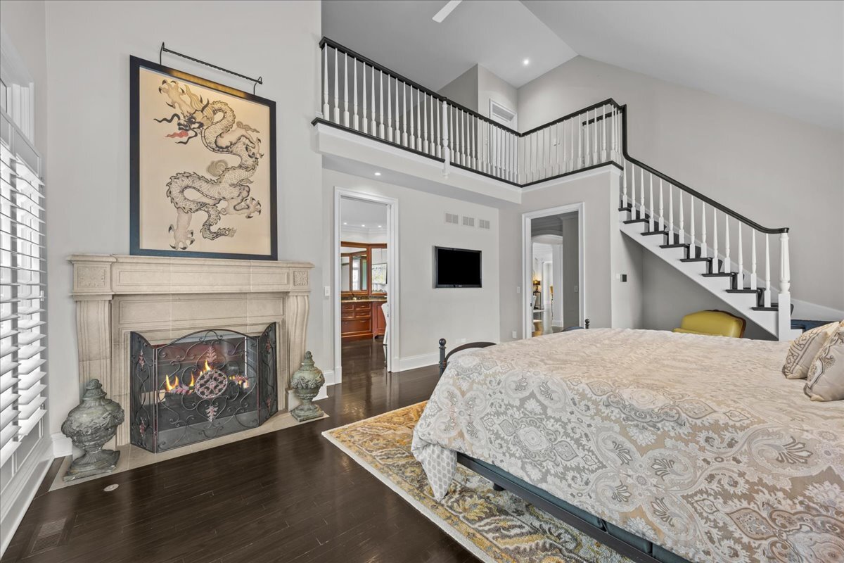2220 Churchill Circle, Libertyville, IL 60048