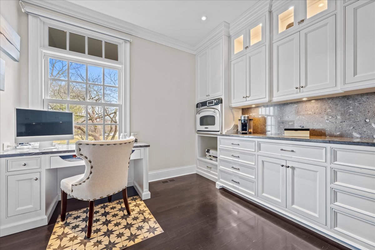 2220 Churchill Circle, Libertyville, IL 60048