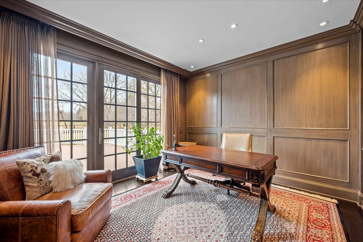 2220 Churchill Circle, Libertyville, IL 60048