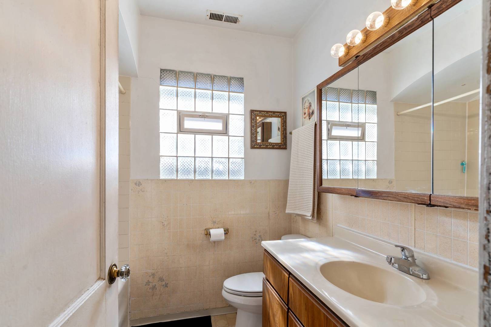 3023 N 76th Court, Elmwood Park, IL 60707