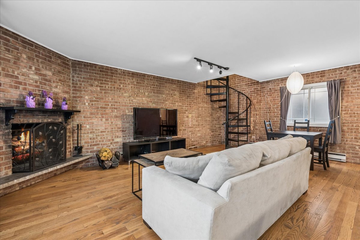 6118 N Hermitage Avenue #A, Chicago, IL 60660