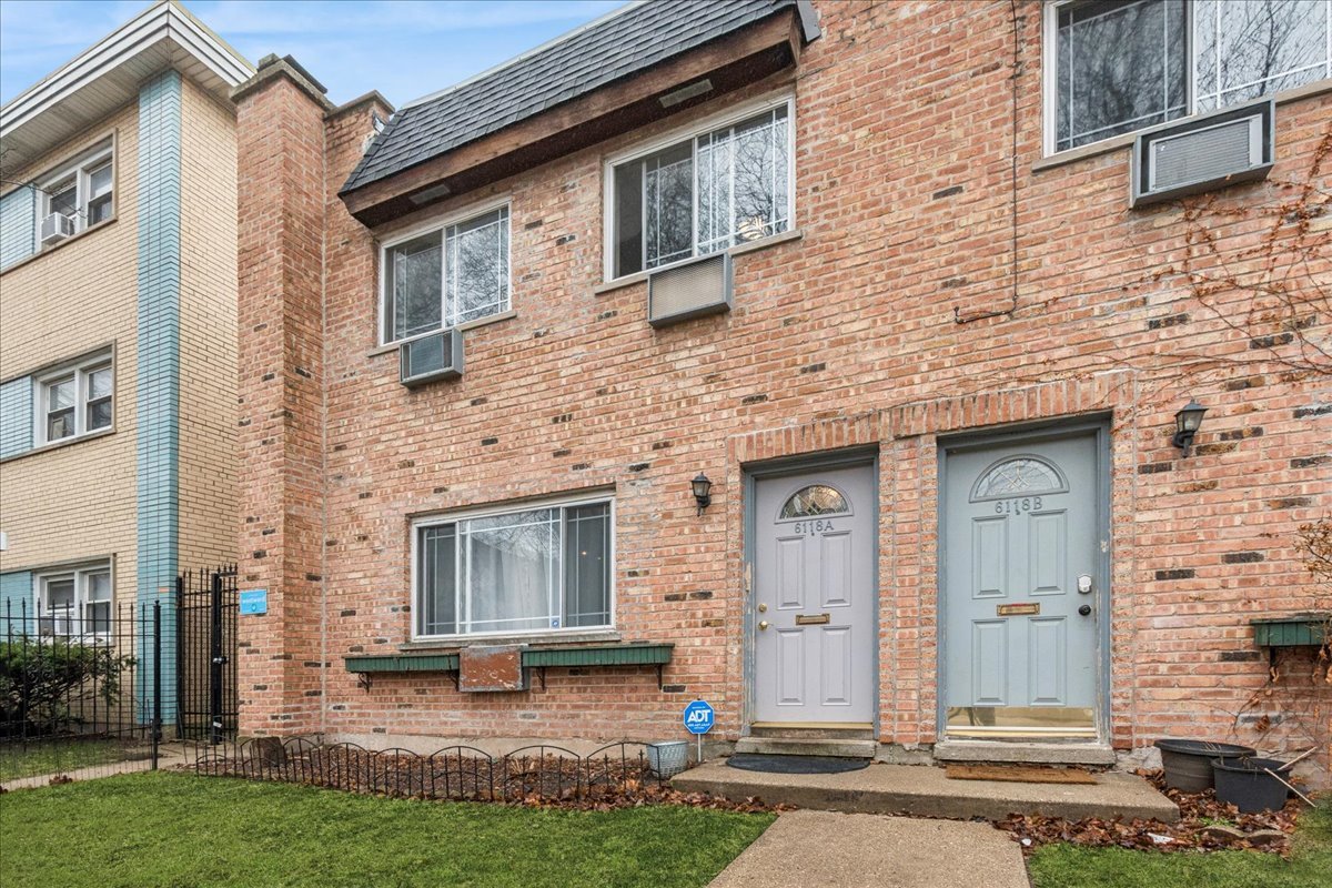 6118 N Hermitage Avenue #A, Chicago, IL 60660