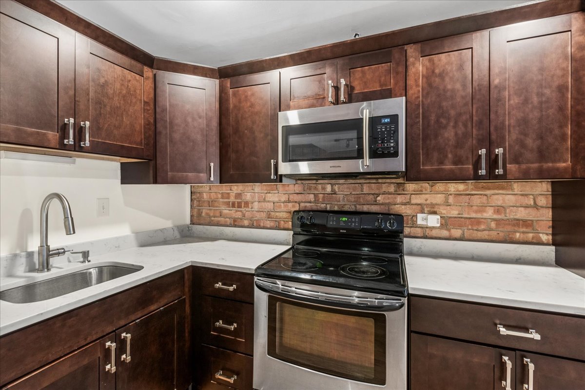 6118 N Hermitage Avenue #A, Chicago, IL 60660