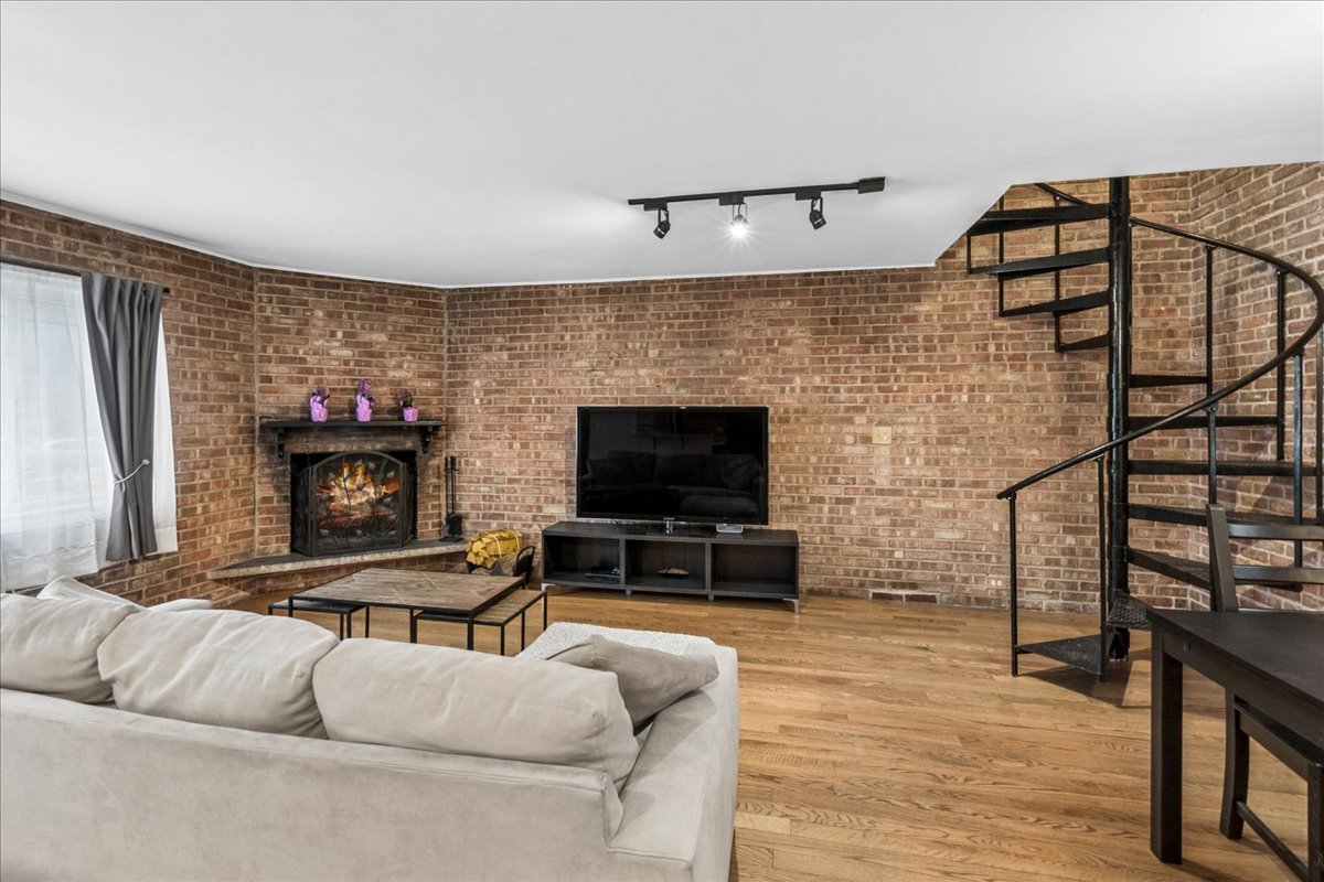 6118 N Hermitage Avenue #A, Chicago, IL 60660