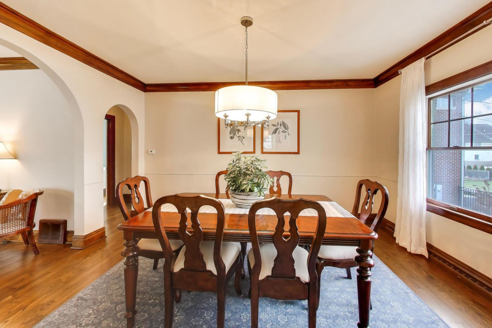 277 E Oneida Avenue, Elmhurst, IL 60126