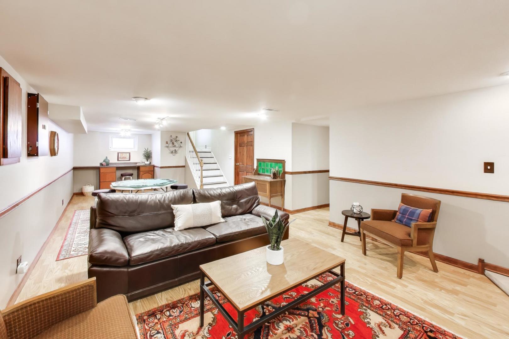 277 E Oneida Avenue, Elmhurst, IL 60126