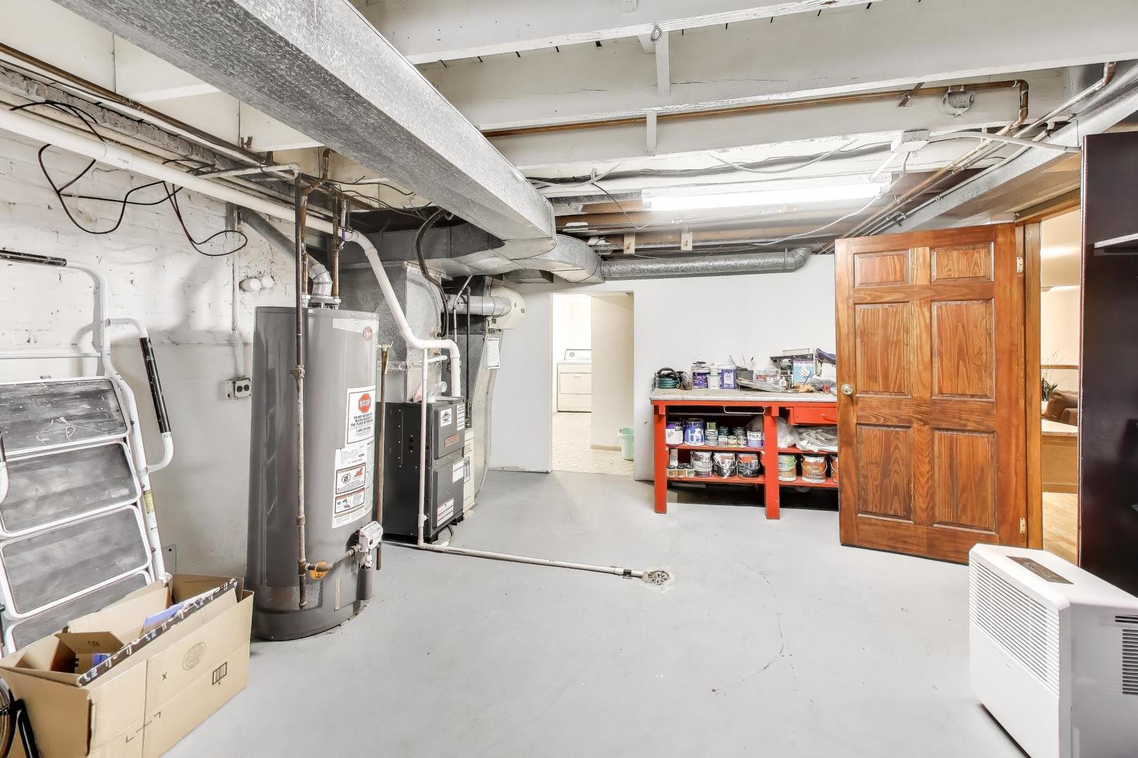 277 E Oneida Avenue, Elmhurst, IL 60126