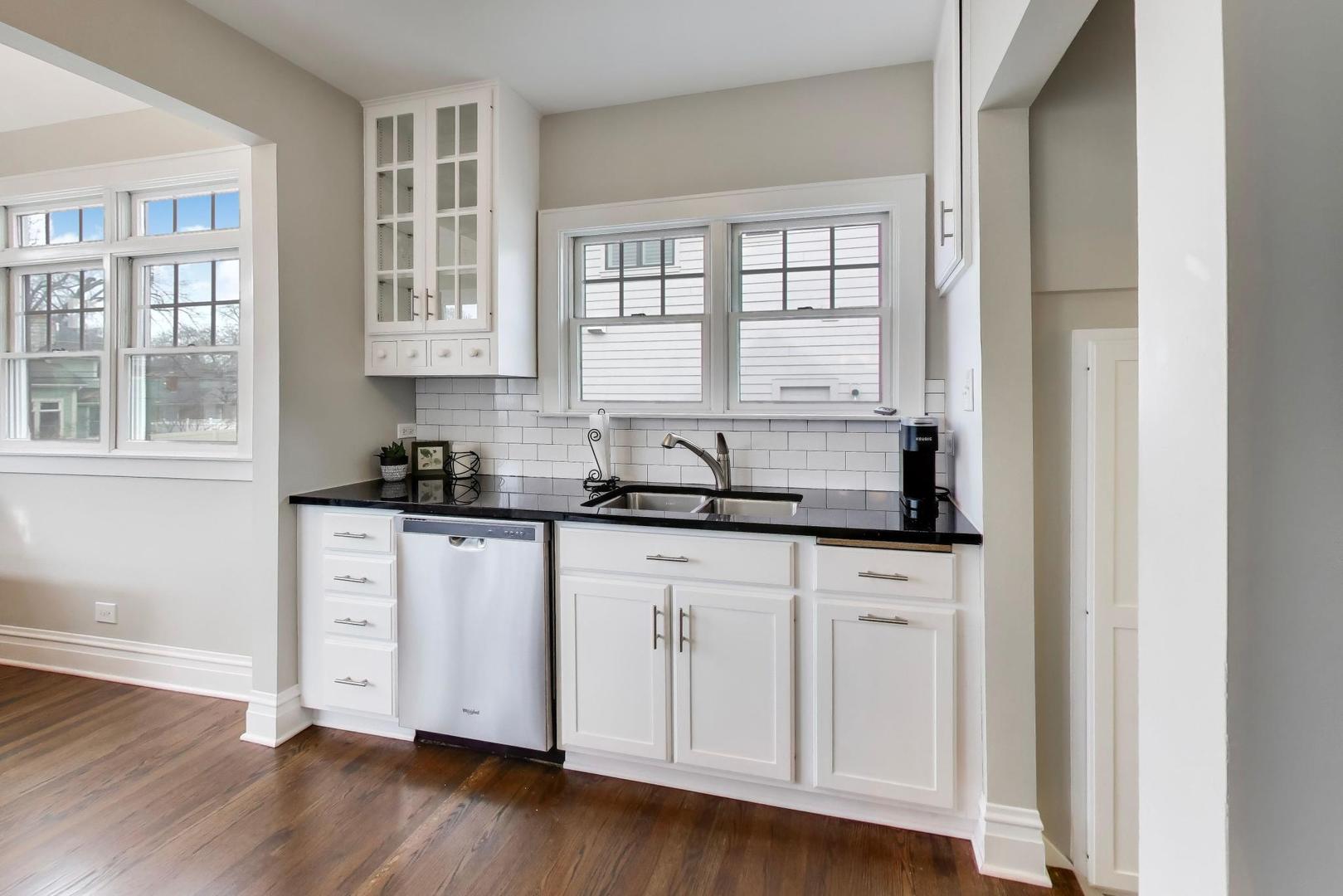 277 E Oneida Avenue, Elmhurst, IL 60126