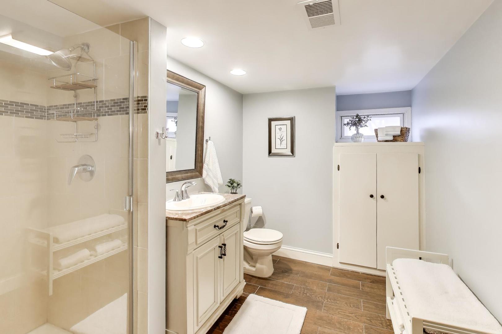 277 E Oneida Avenue, Elmhurst, IL 60126