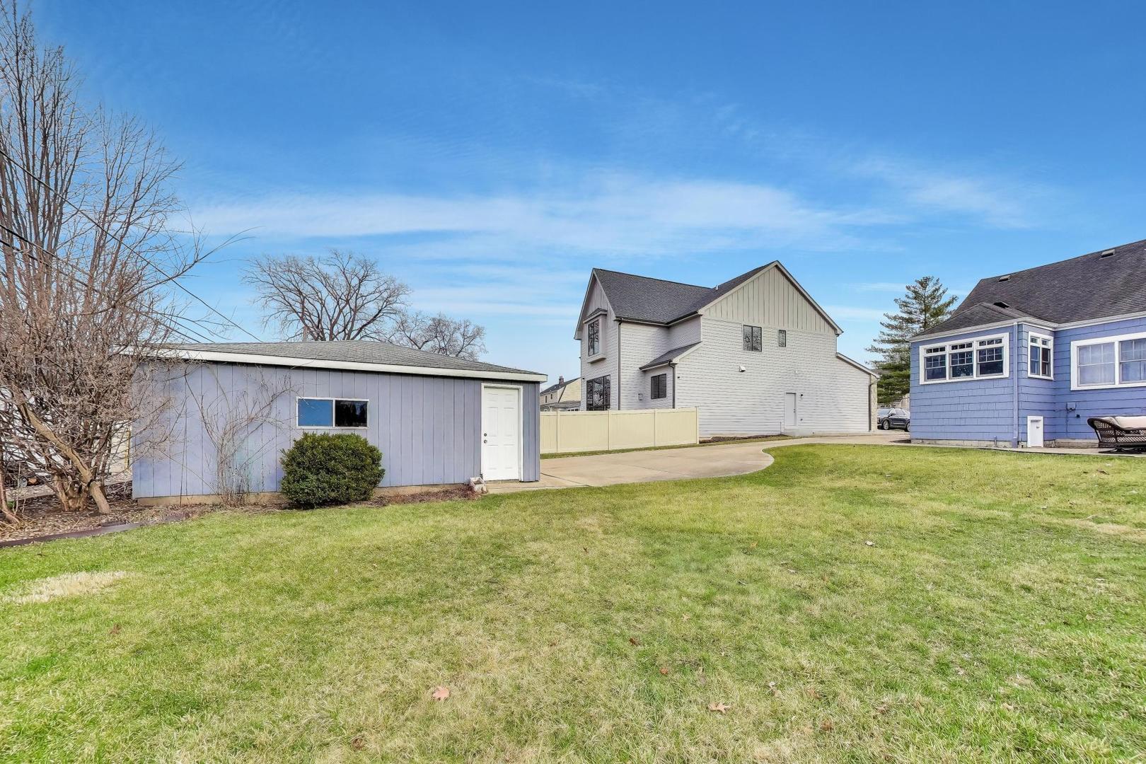 277 E Oneida Avenue, Elmhurst, IL 60126