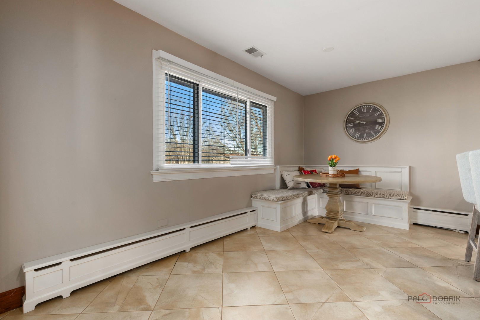 950 W HILLSIDE Street, Palatine, IL 60067