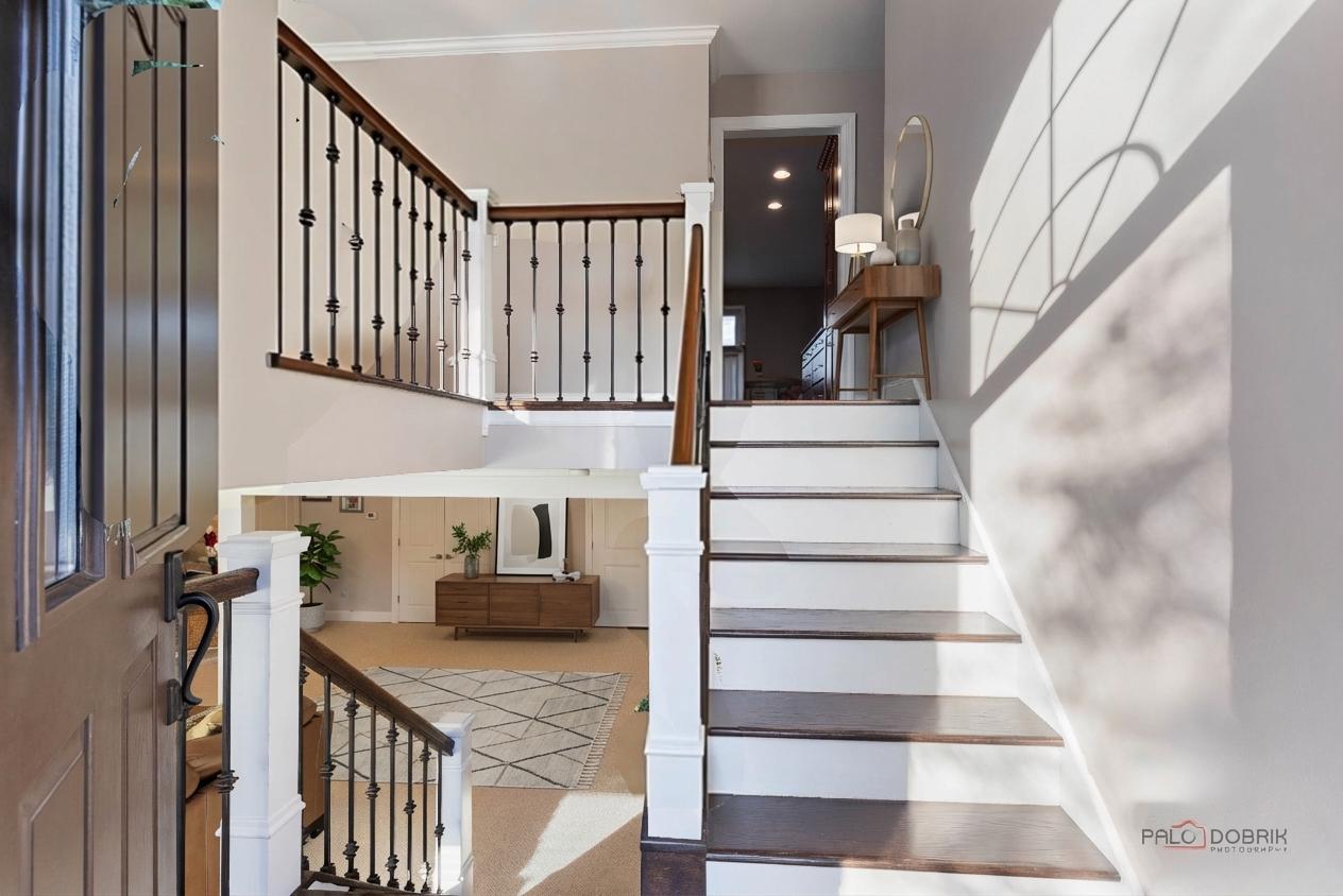 950 W HILLSIDE Street, Palatine, IL 60067