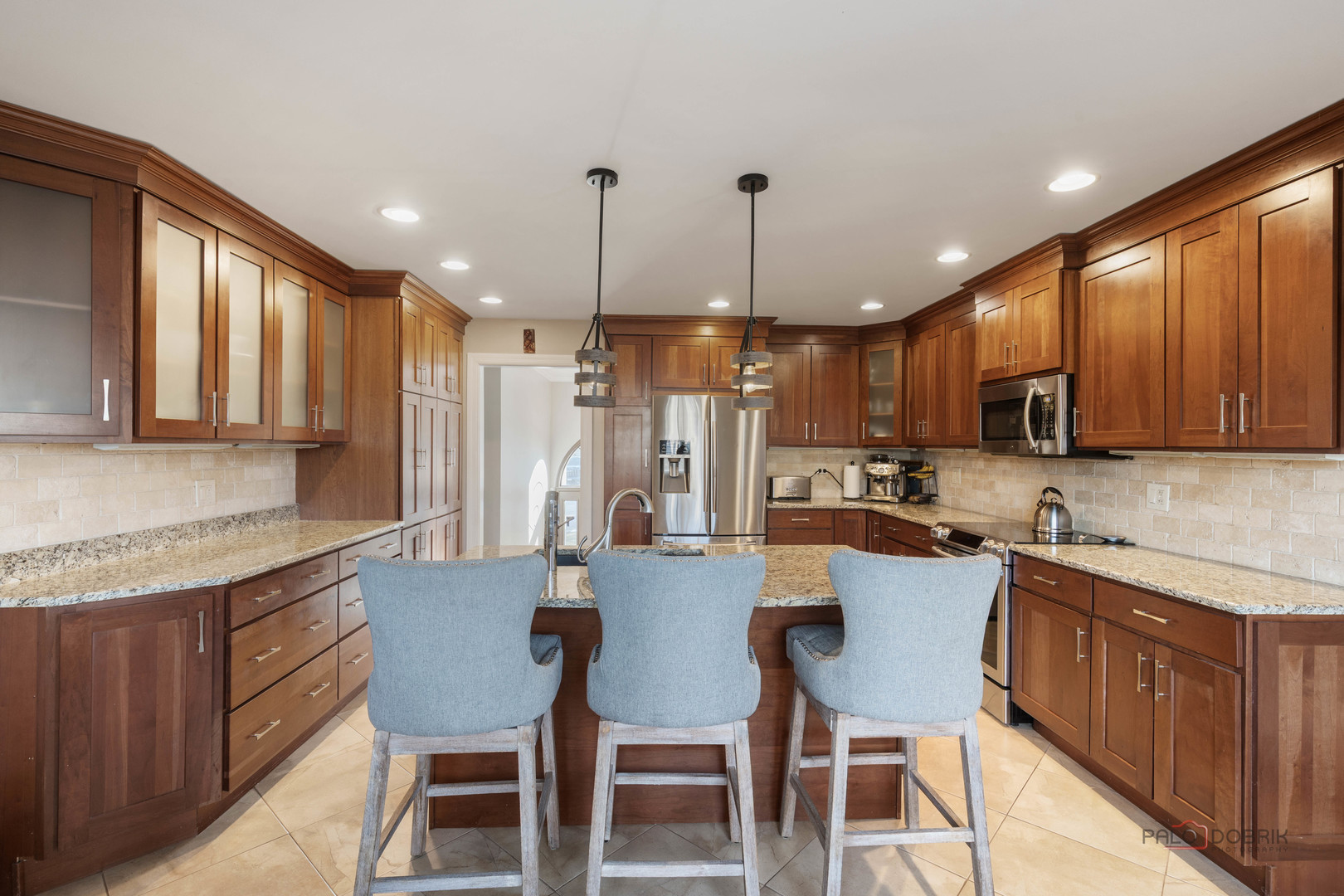 950 W HILLSIDE Street, Palatine, IL 60067