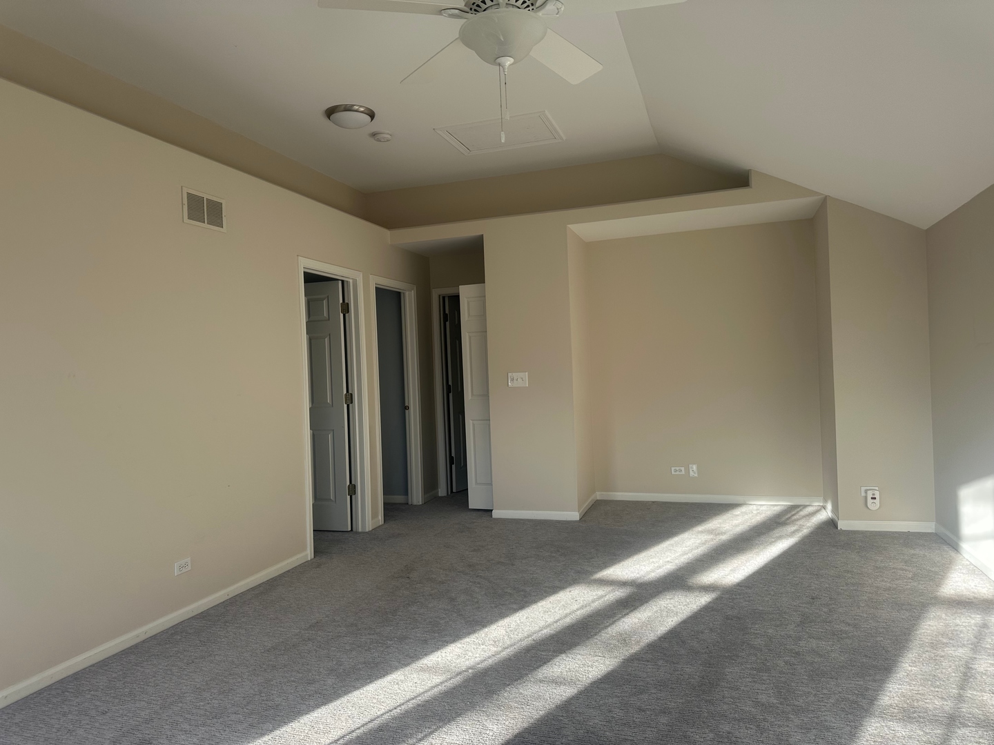 2449 Stonegate Road #B, Algonquin, IL 60102