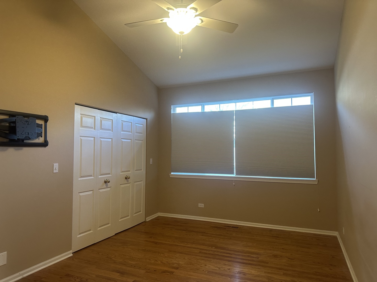 2449 Stonegate Road #B, Algonquin, IL 60102