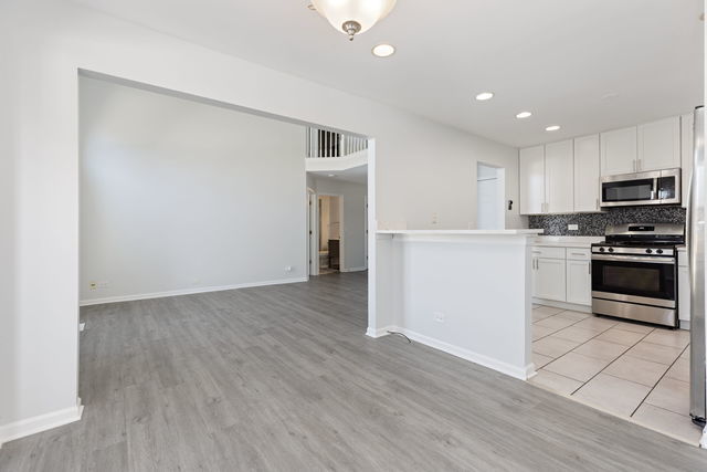 720 Hoover Drive, Carol Stream, IL 60188