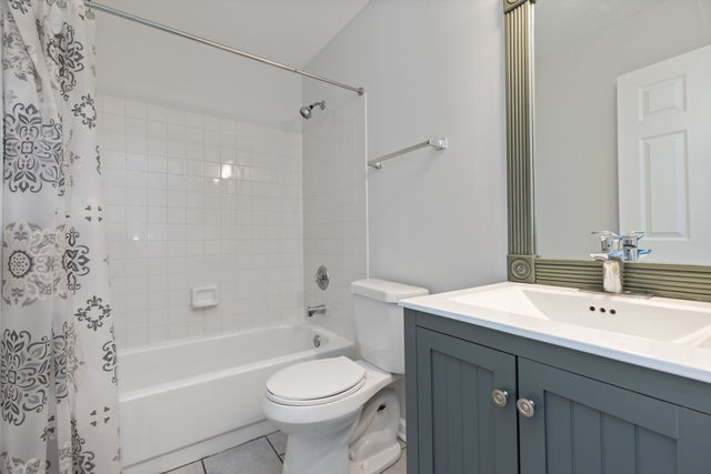 720 Hoover Drive, Carol Stream, IL 60188