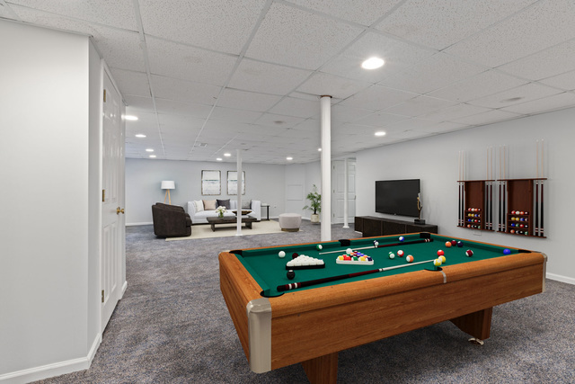 720 Hoover Drive, Carol Stream, IL 60188