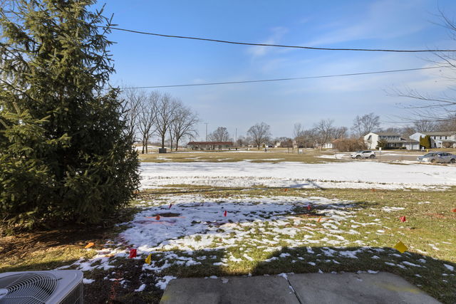 720 Hoover Drive, Carol Stream, IL 60188