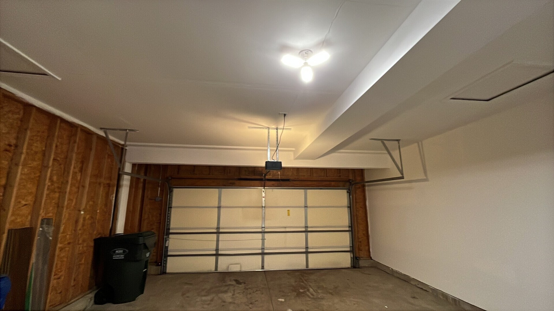 1096 Clover Drive, Minooka, IL 60447