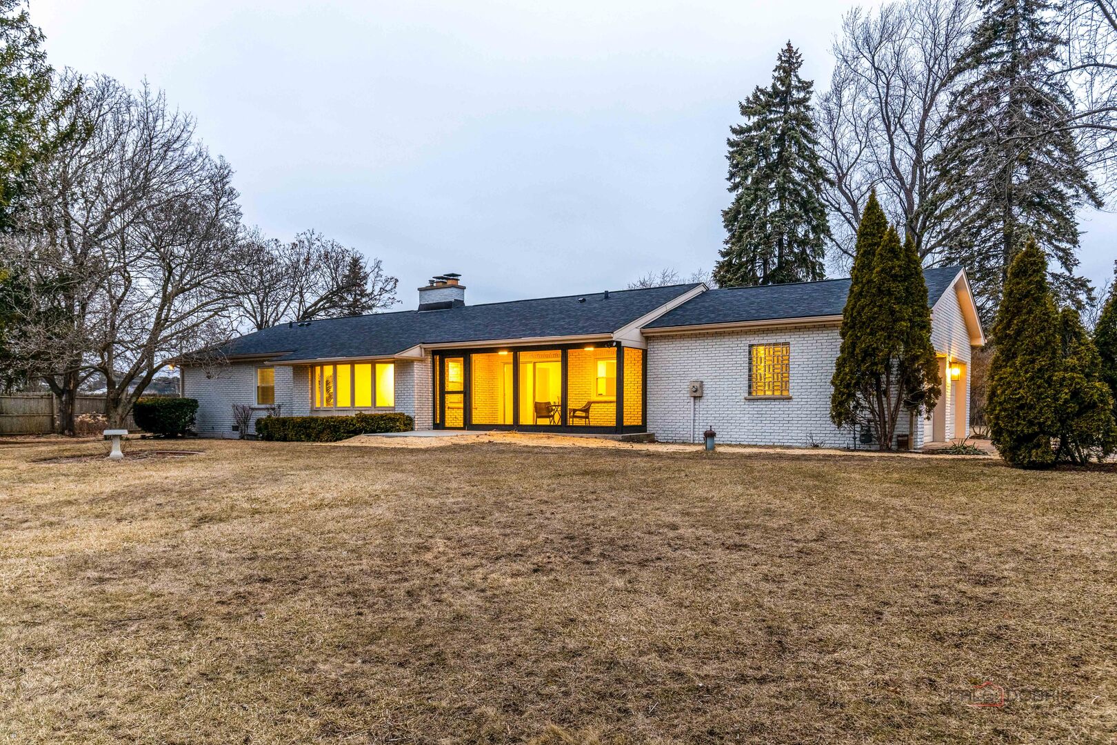 1967 Red Fox Lane, Green Oaks, IL 60048