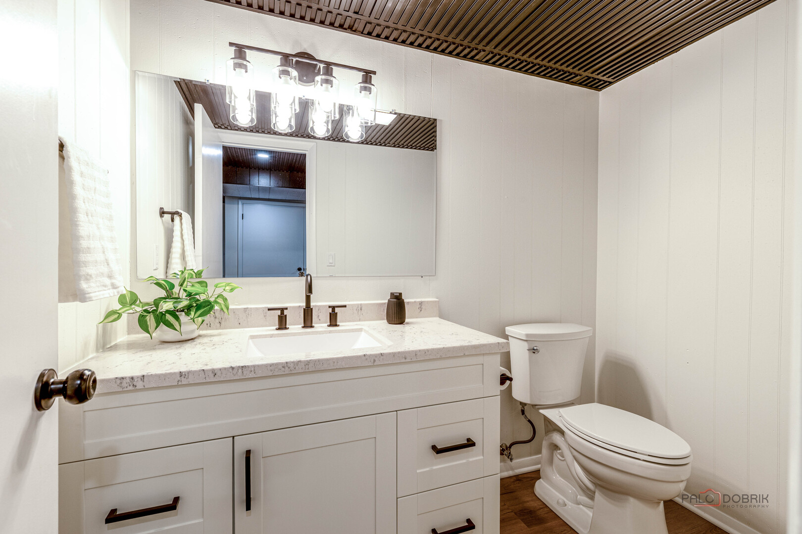 1967 Red Fox Lane, Green Oaks, IL 60048