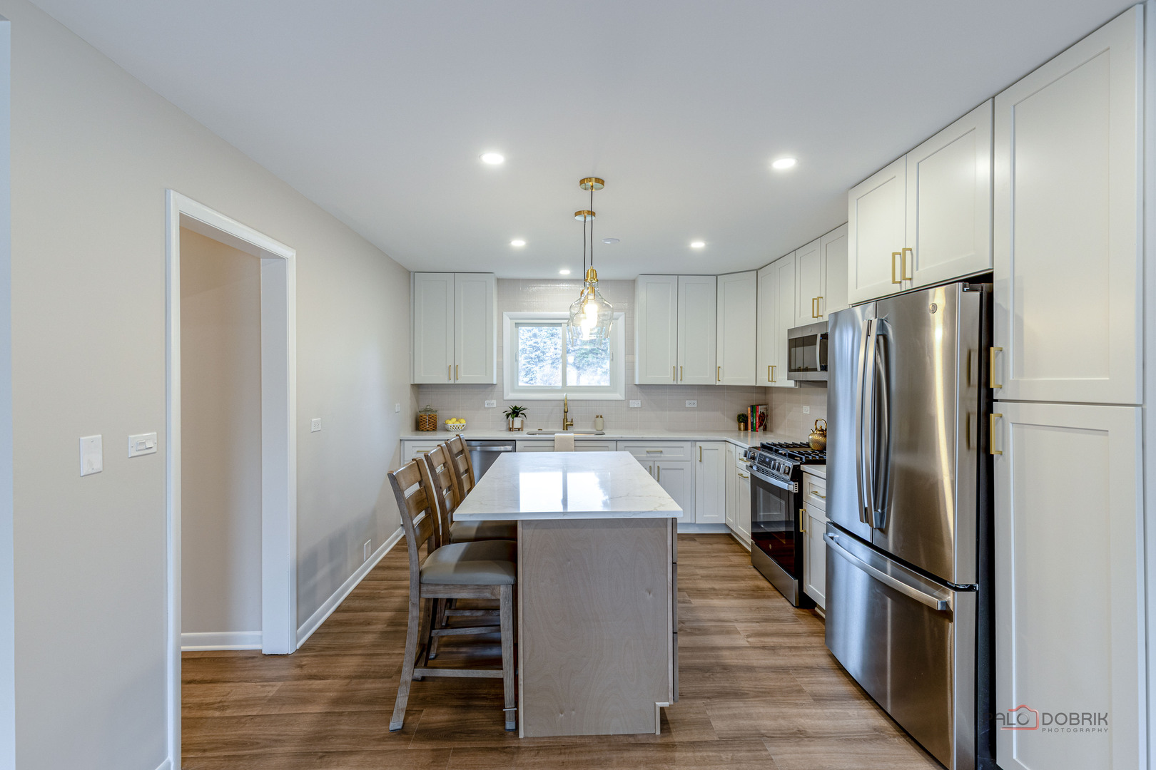 1967 Red Fox Lane, Green Oaks, IL 60048