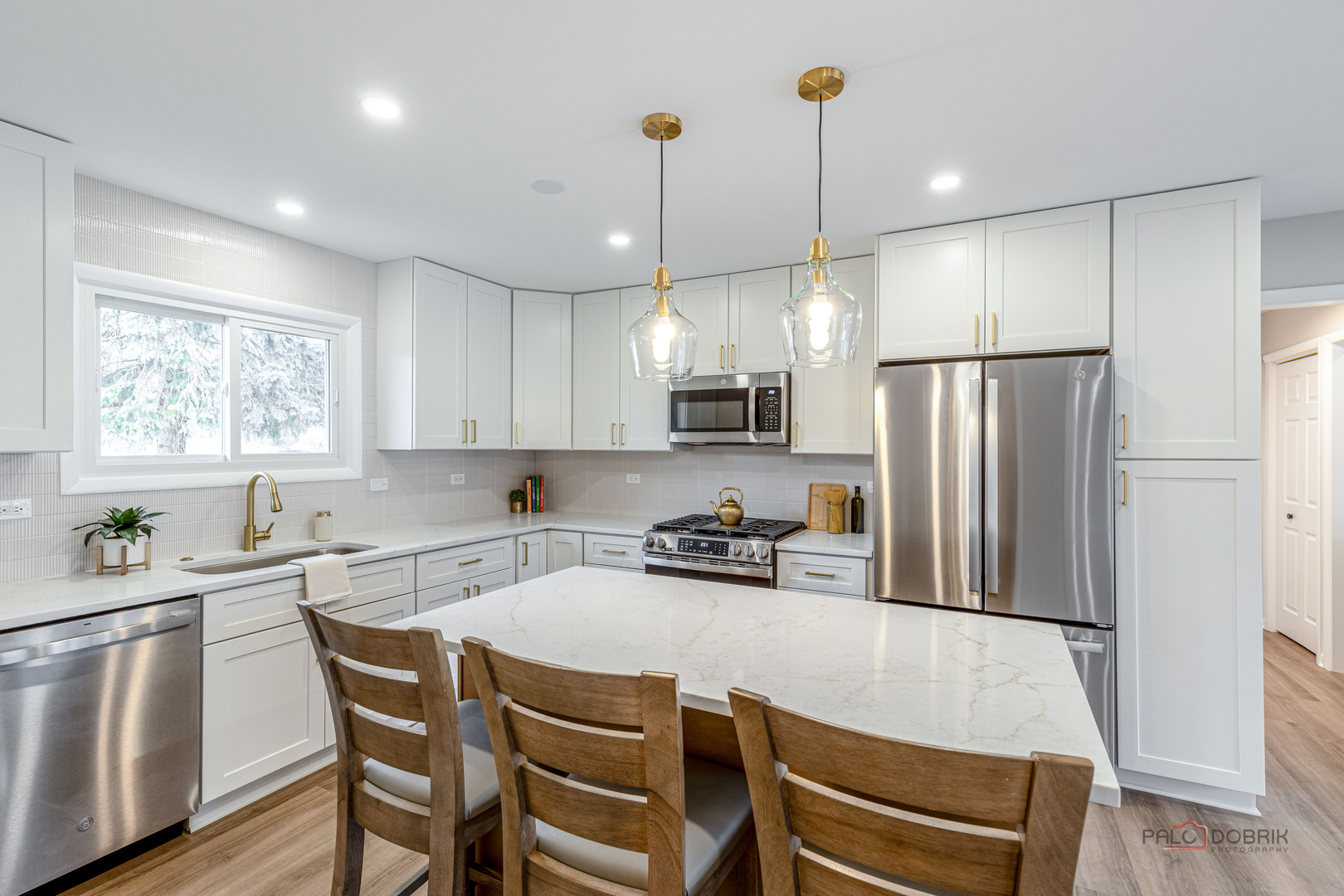 1967 Red Fox Lane, Green Oaks, IL 60048