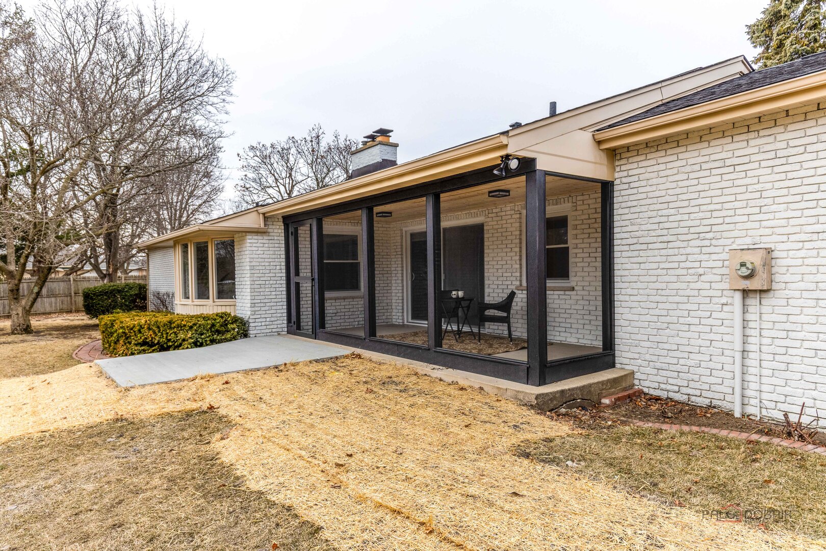 1967 Red Fox Lane, Green Oaks, IL 60048