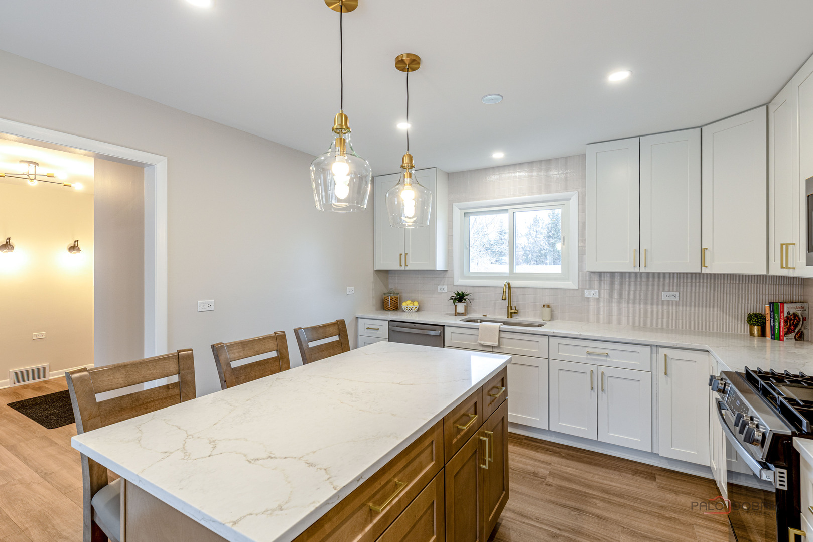 1967 Red Fox Lane, Green Oaks, IL 60048