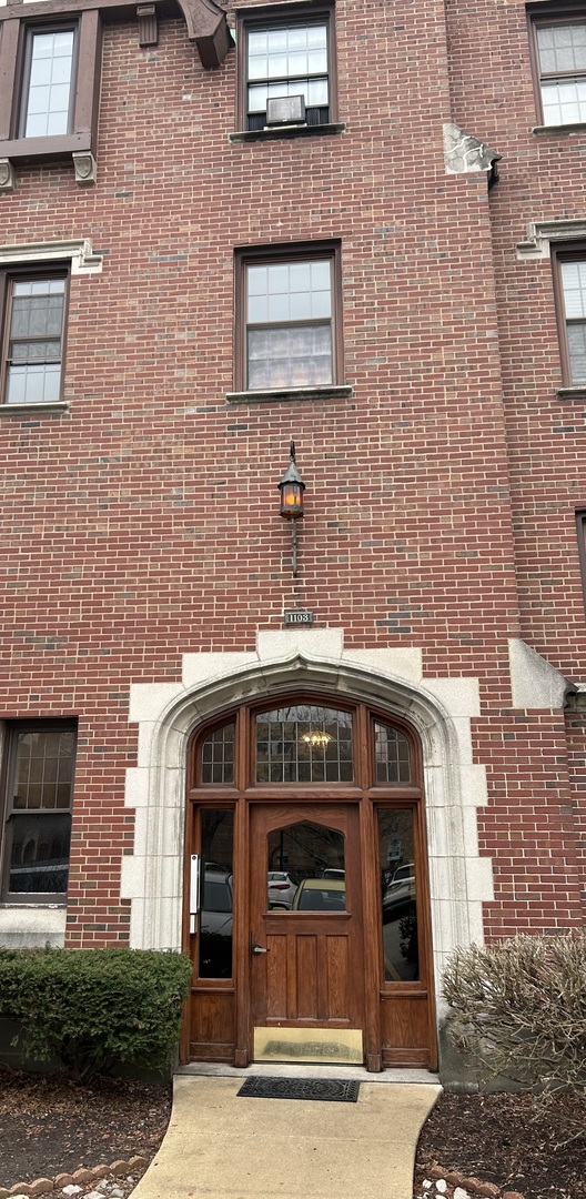 1103 Holly Court #306, Oak Park, IL 60301