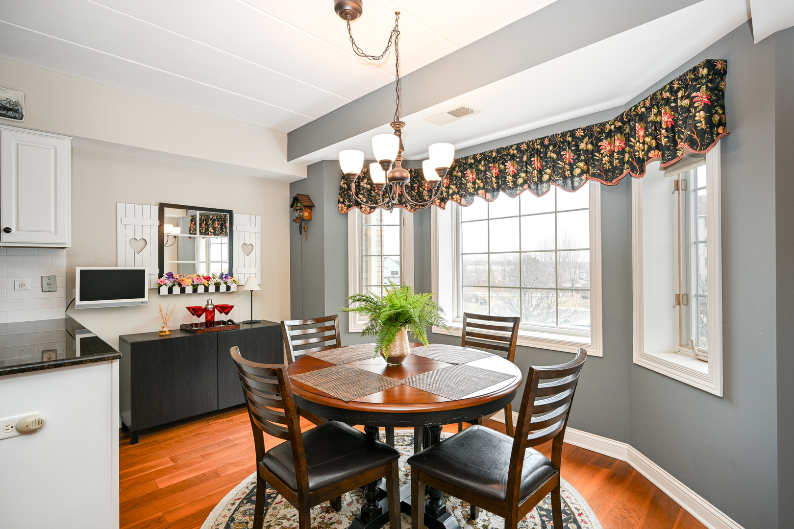 8505 Woodward Avenue #201, Woodridge, IL 60517