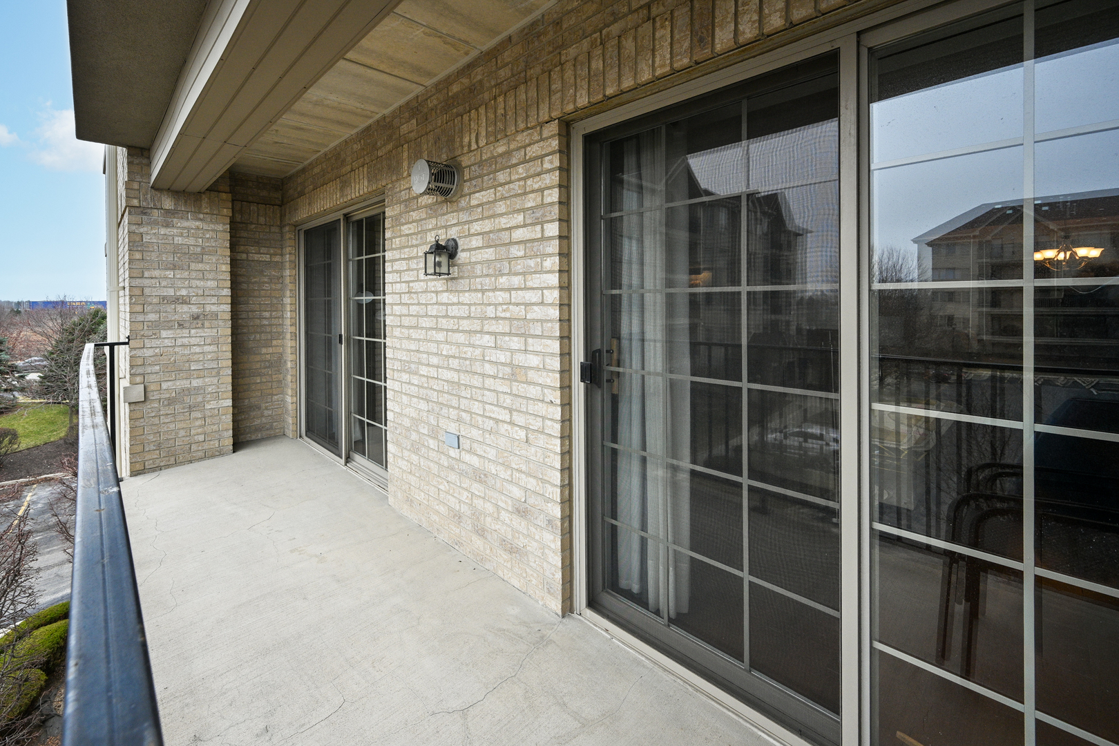 8505 Woodward Avenue #201, Woodridge, IL 60517