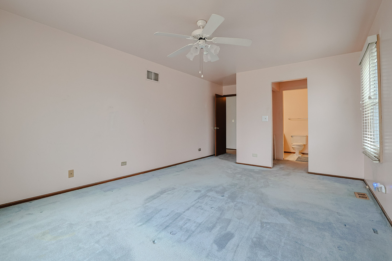 2049 Dorval Drive, Naperville, IL 60565