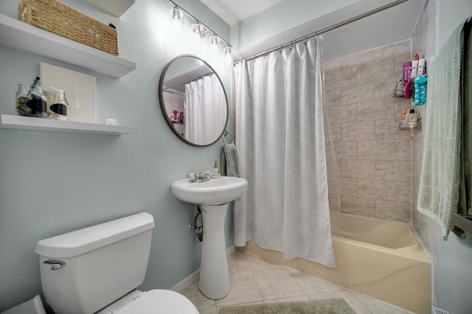 7830 W North Avenue #308, Elmwood Park, IL 60707