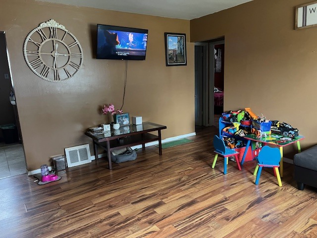 1913 Apache Road, Waukegan, IL 60087