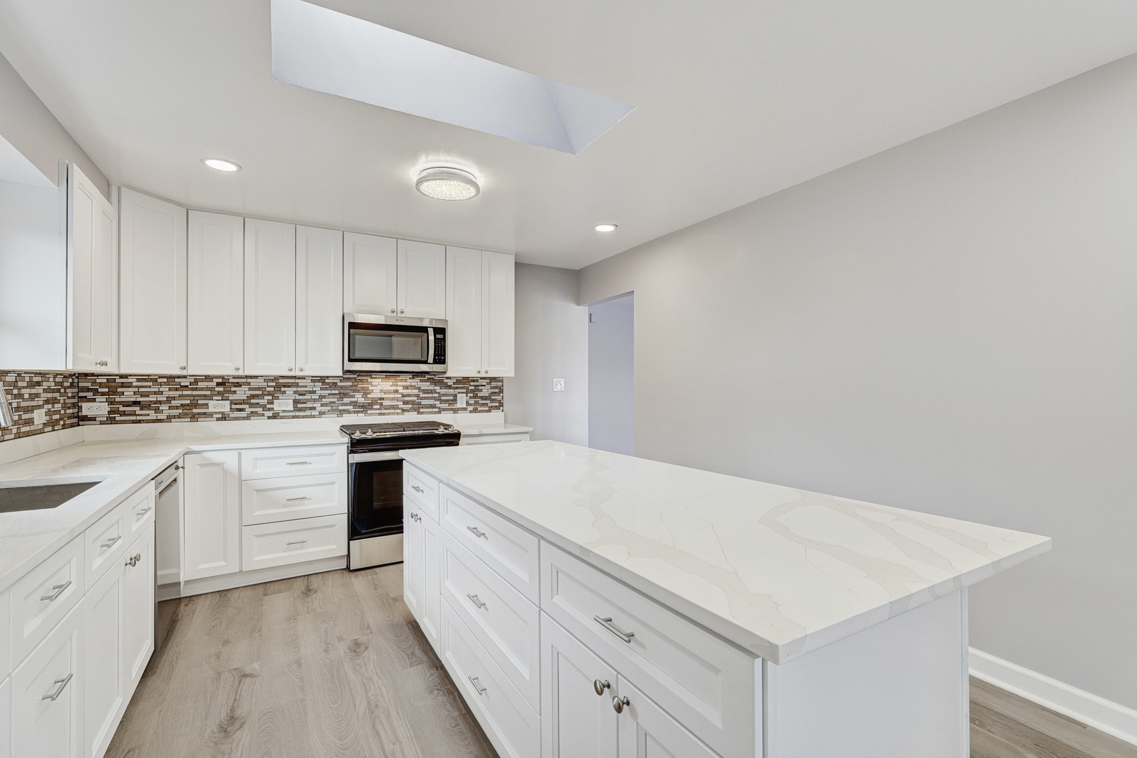 14739 Park Avenue, Oak Forest, IL 60452