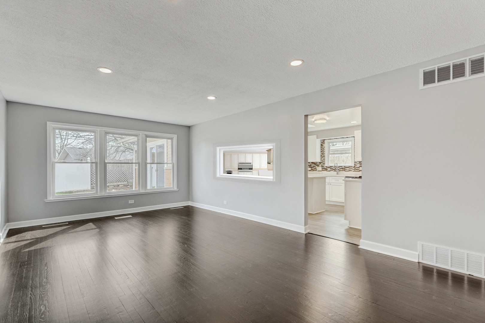 14739 Park Avenue, Oak Forest, IL 60452